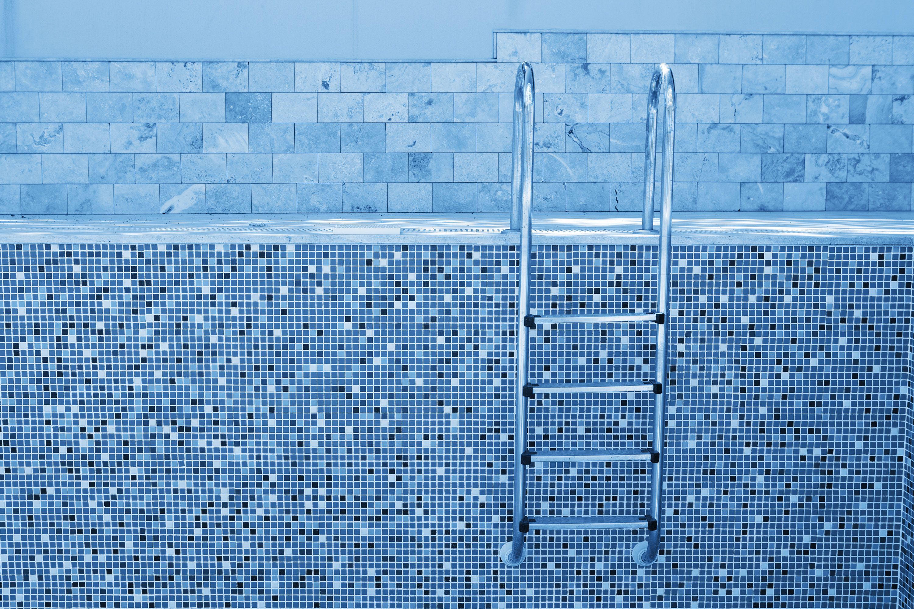 Pool verliert Wasser, Schwimmbad undicht | Leitungen undicht | Leckortung Blue Detect | der Region Vorarlberg